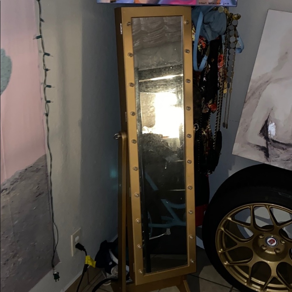 Mirror secret shelf